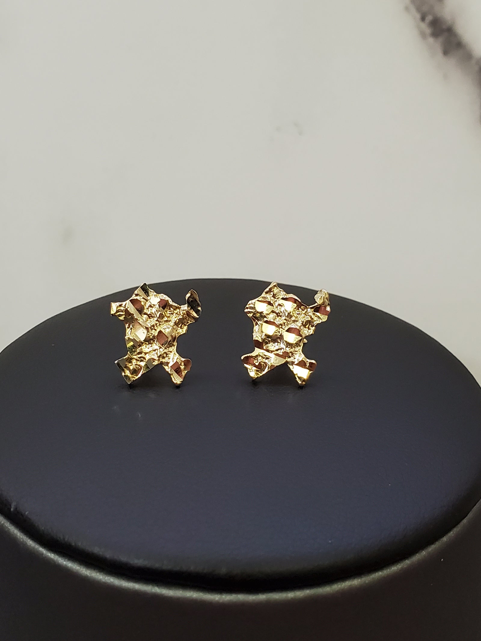 10K Solid Yellow Gold Texas map style Nugget earring