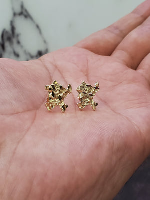 10K Solid Yellow Gold Texas map style Nugget earring