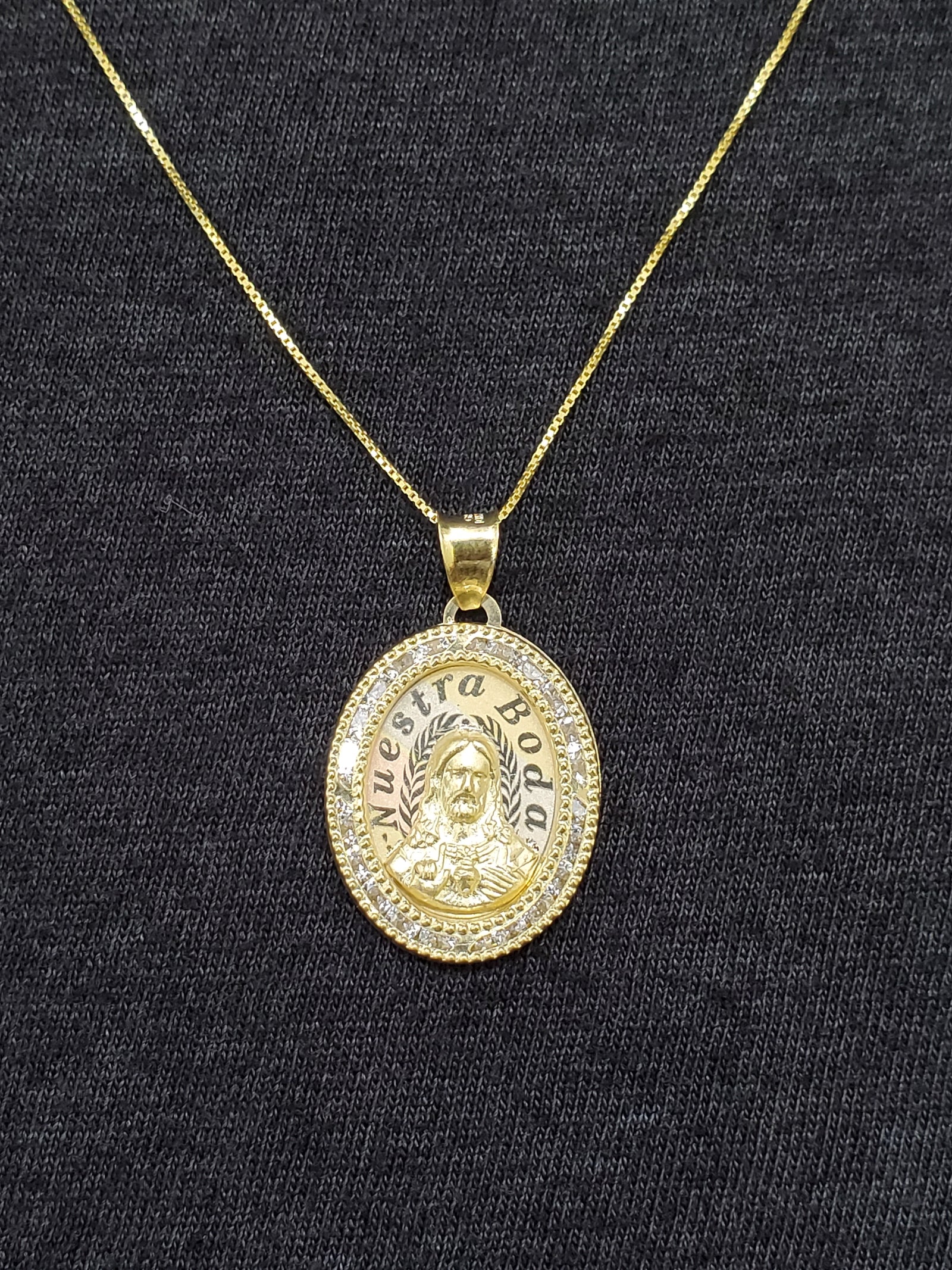 10K Solid Real Tri Color Gold Oval Jesus Face CZ Pendant Charm with Box Chain